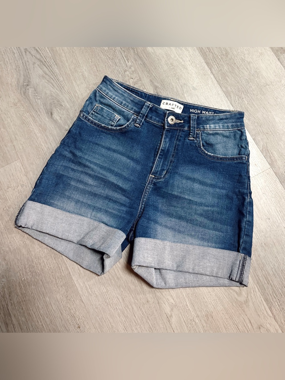 •CRAFTED BY LEE• HIGH WAIST DENIM SHORTS